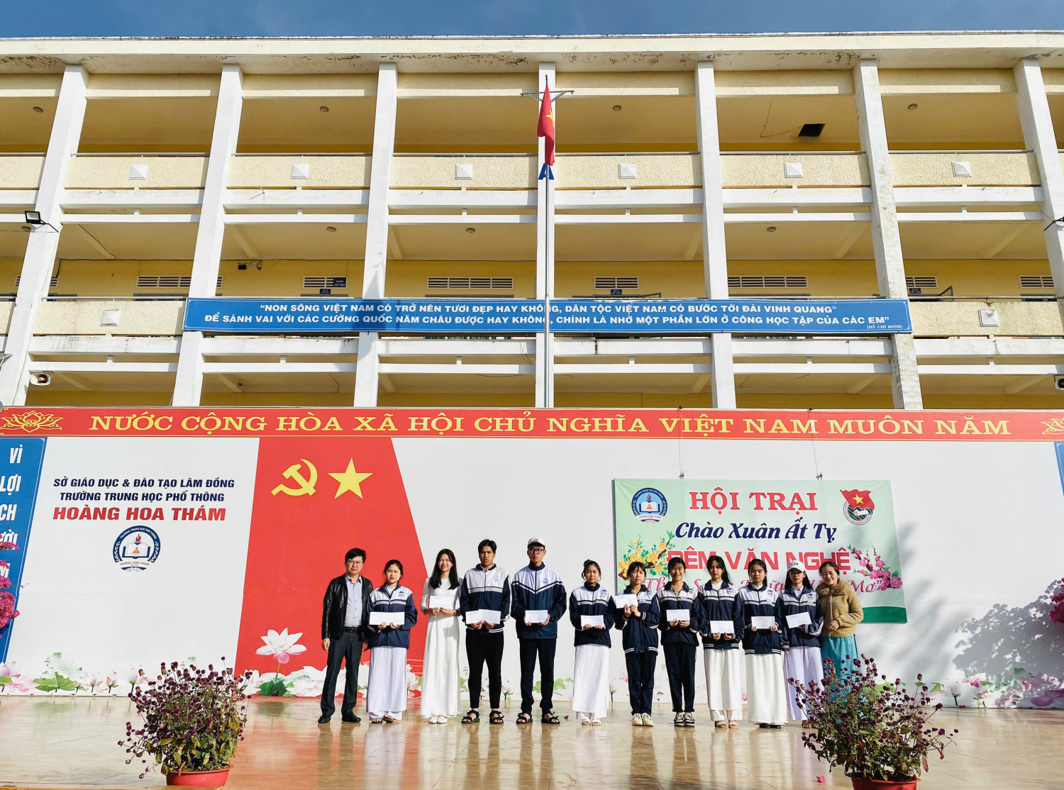 Trao giải về hội trại