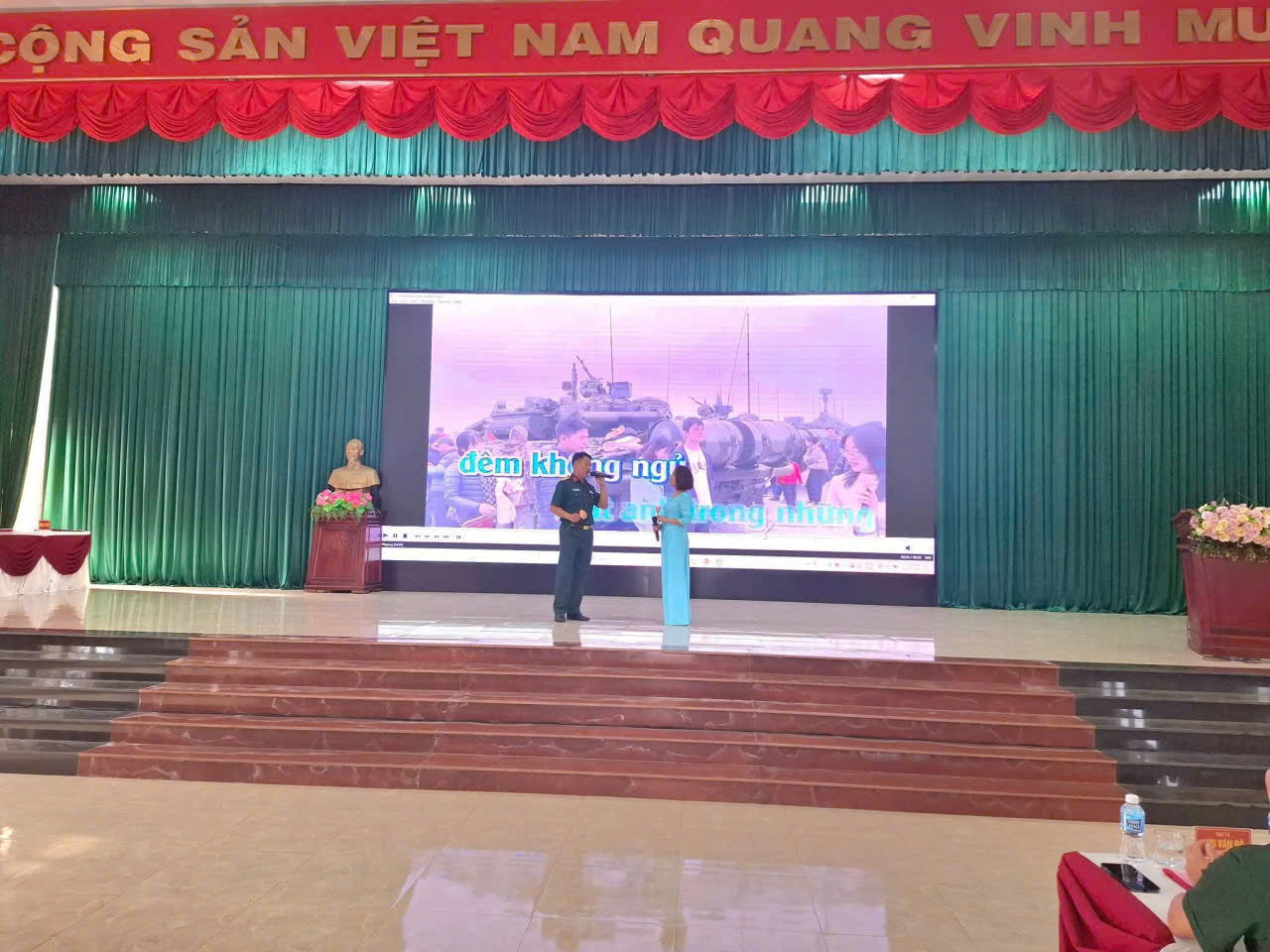 Hình 4 Văn nghệ chào mừng
