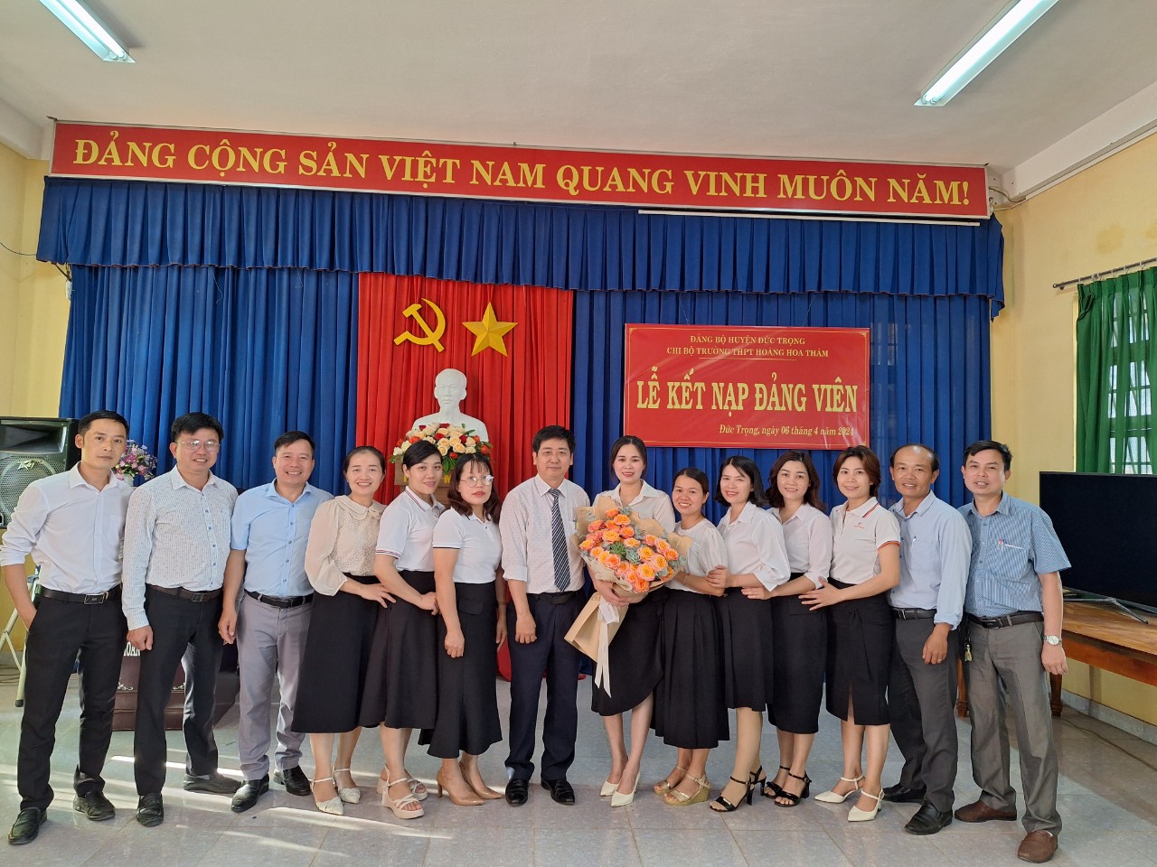 LỄ KẾT NẠP ĐẢNG VIÊN